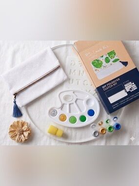 NEW IN BOX DIY Foldover Canvas Clutch Painting Craft Kit